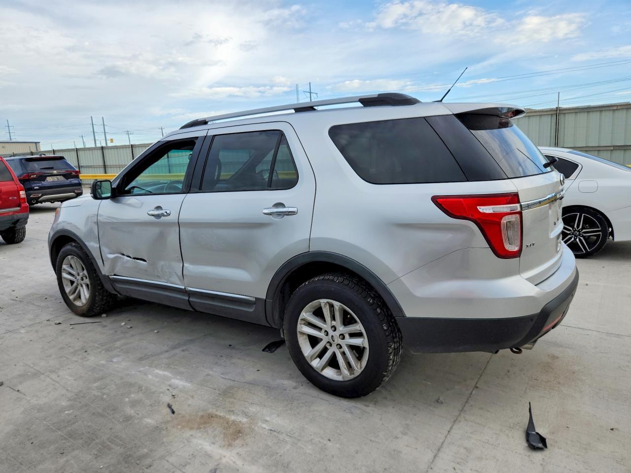 2013 Ford Explorer Xlt - Фото 2
