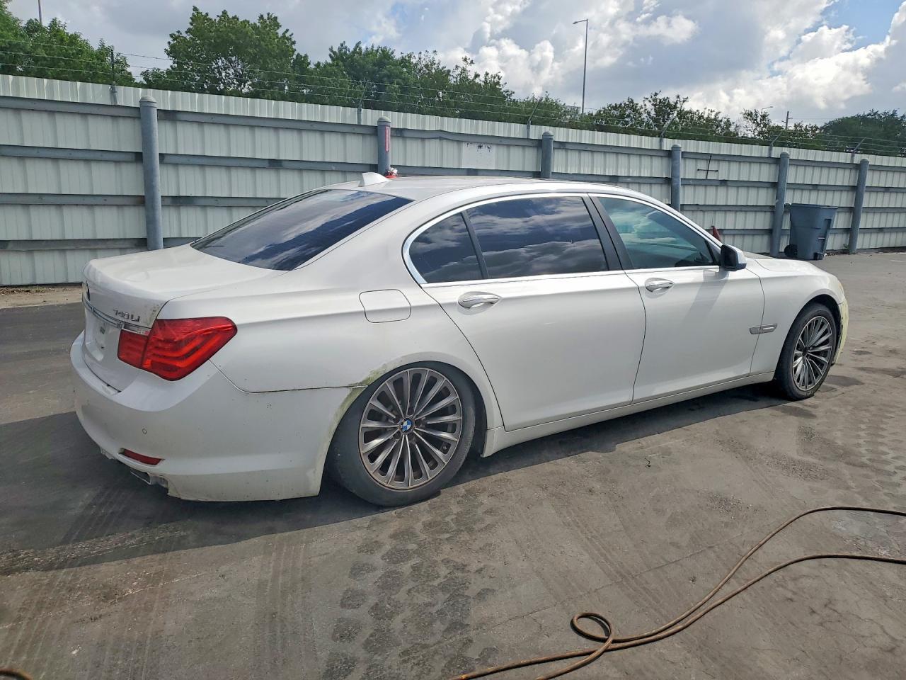 2012 BMW 740 Li - Image 3