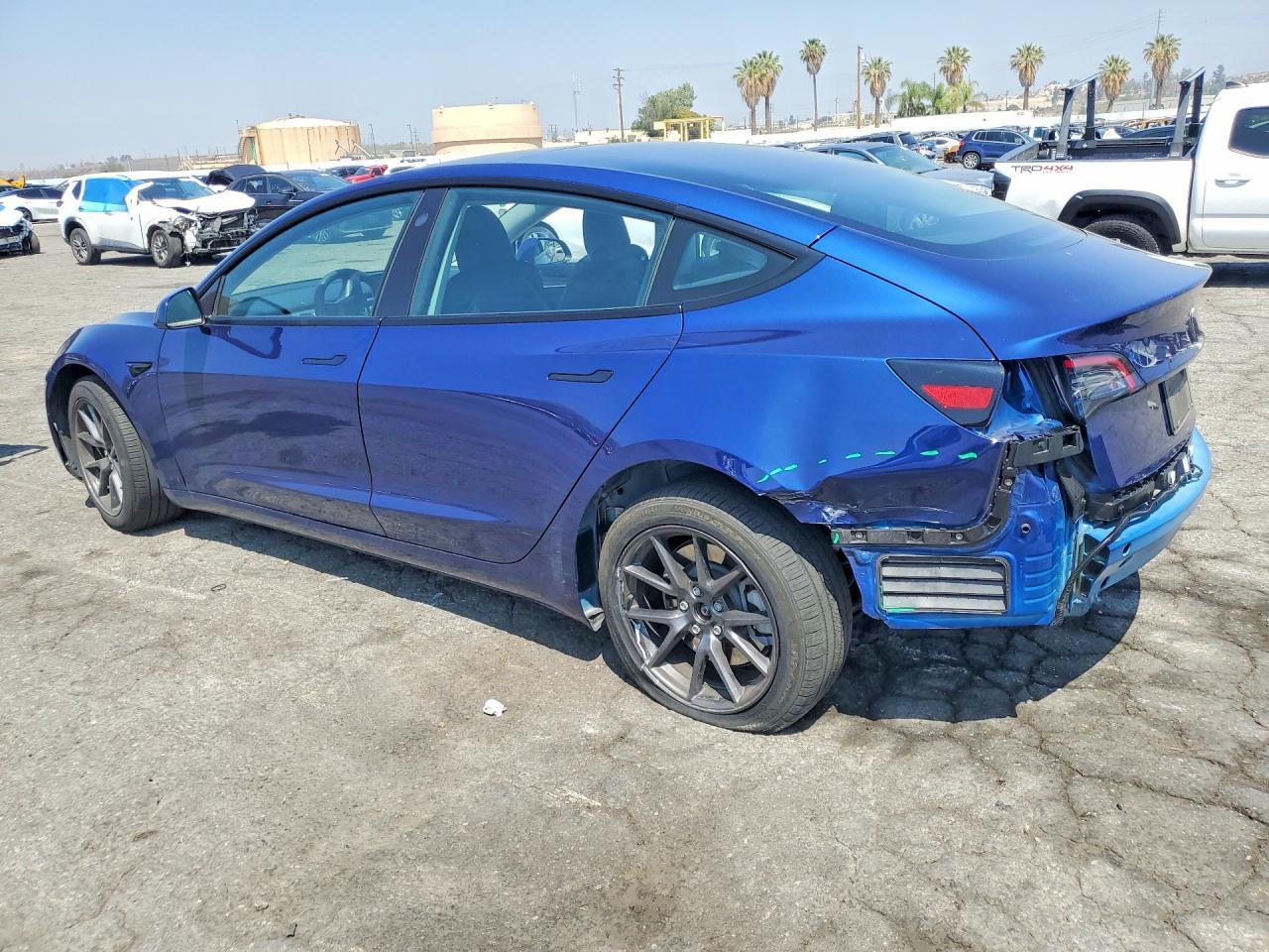 2023 Tesla Model 3 - Фото 2