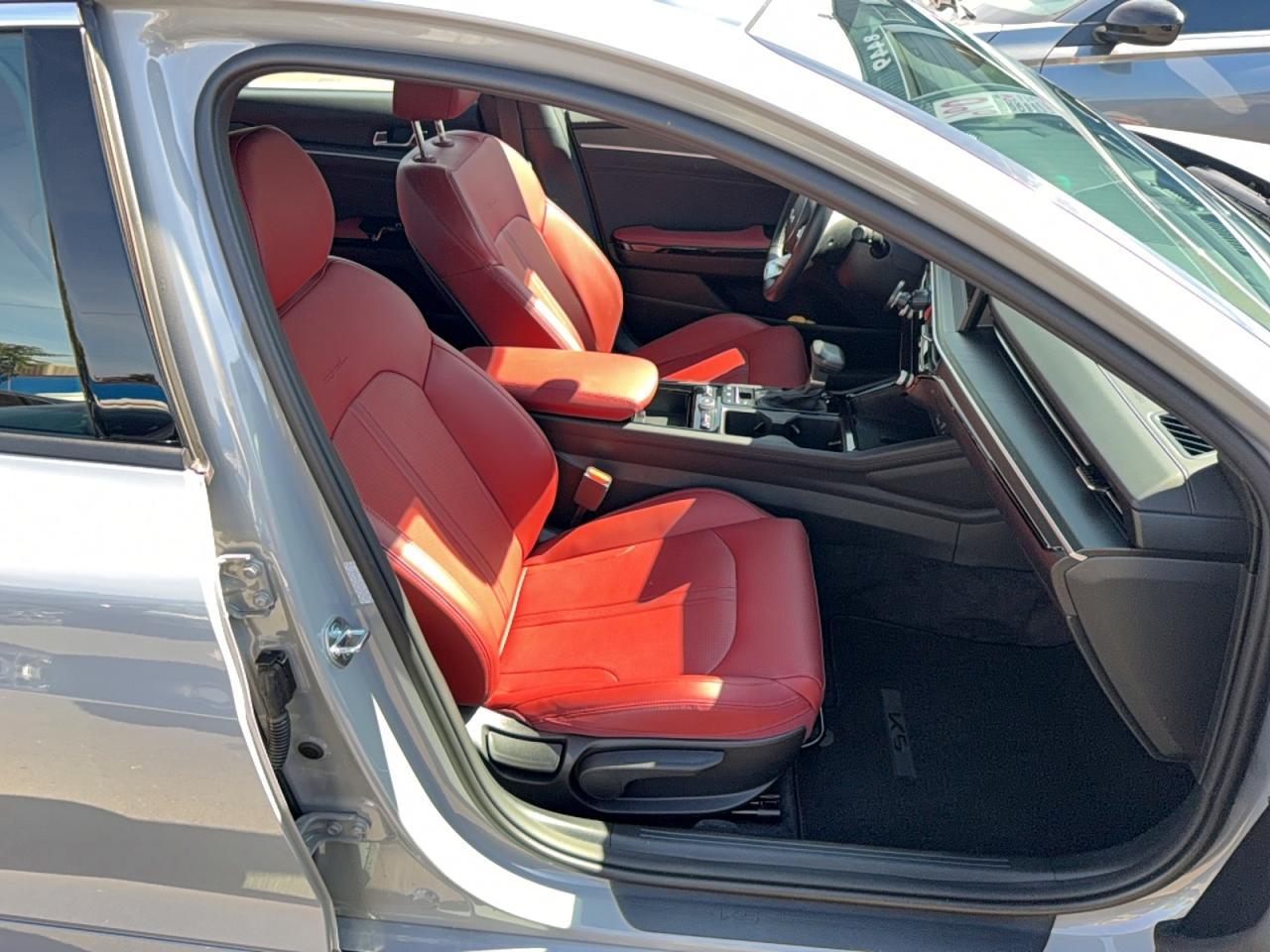 2025 Kia K5 Gt Line - Image 5