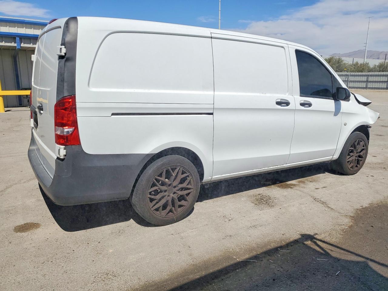 2020 Mercedes Benz Metris - Фото 3