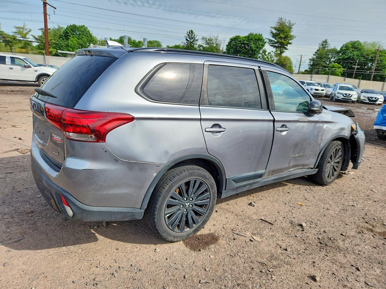 2020 Mitsubishi Outlander Se - Image 3
