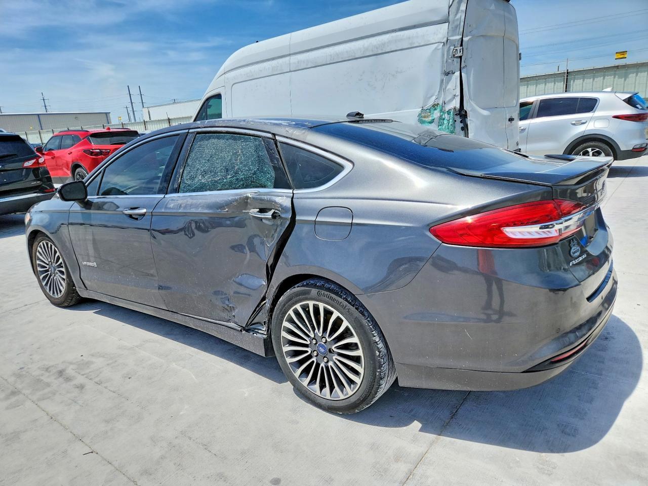 2017 Ford Fusion Titanium Hev - Фото 2