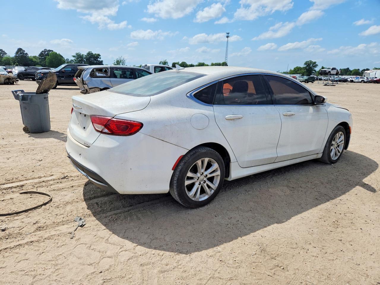 2016 Chrysler 200 Limited - Фото 3