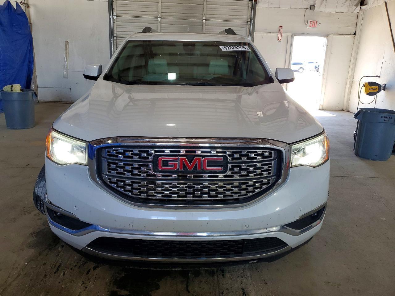 2017 GMC Acadia Denali - Фото 5