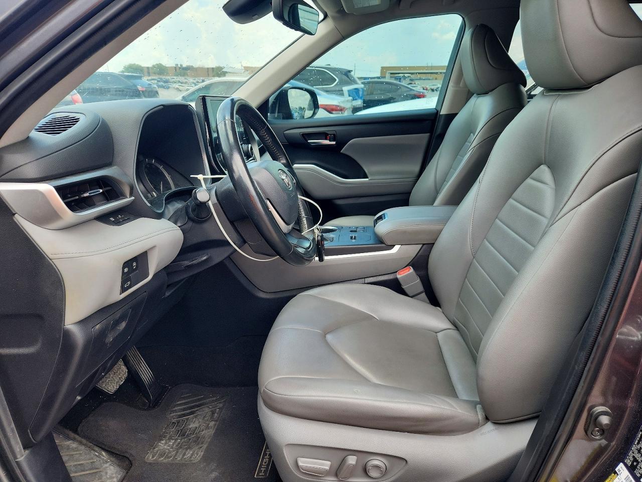 2023 Toyota Highlander Xle - Image 7
