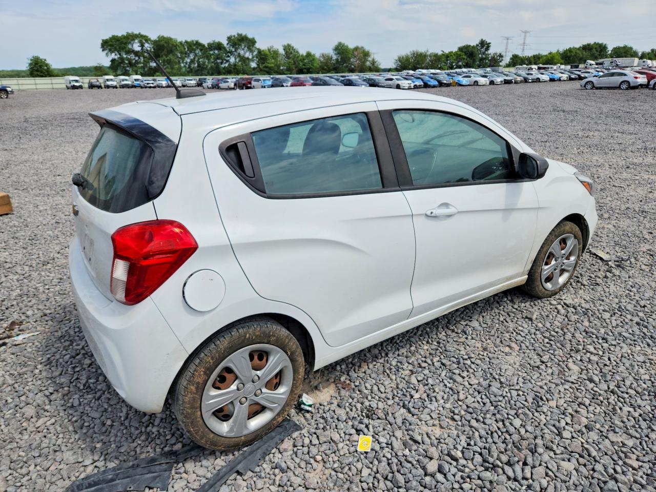 2021 Chevrolet Spark Ls - Фото 3
