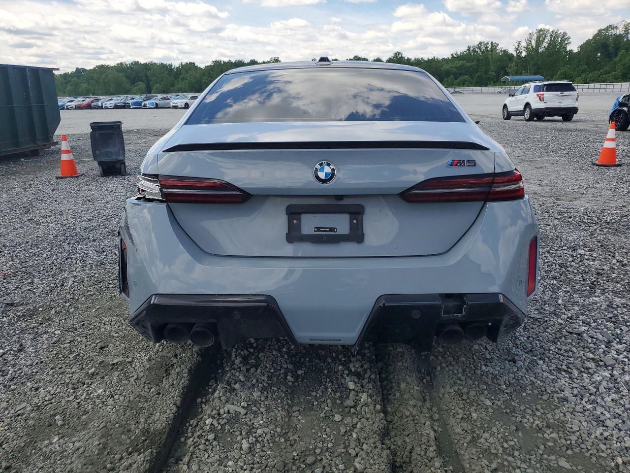 2026 BMW M5 - Фото 6