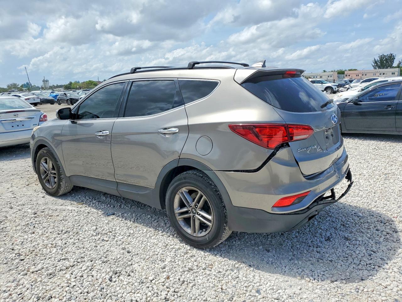 2018 Hyundai Santa Fe Sport 2.4L - Image 2