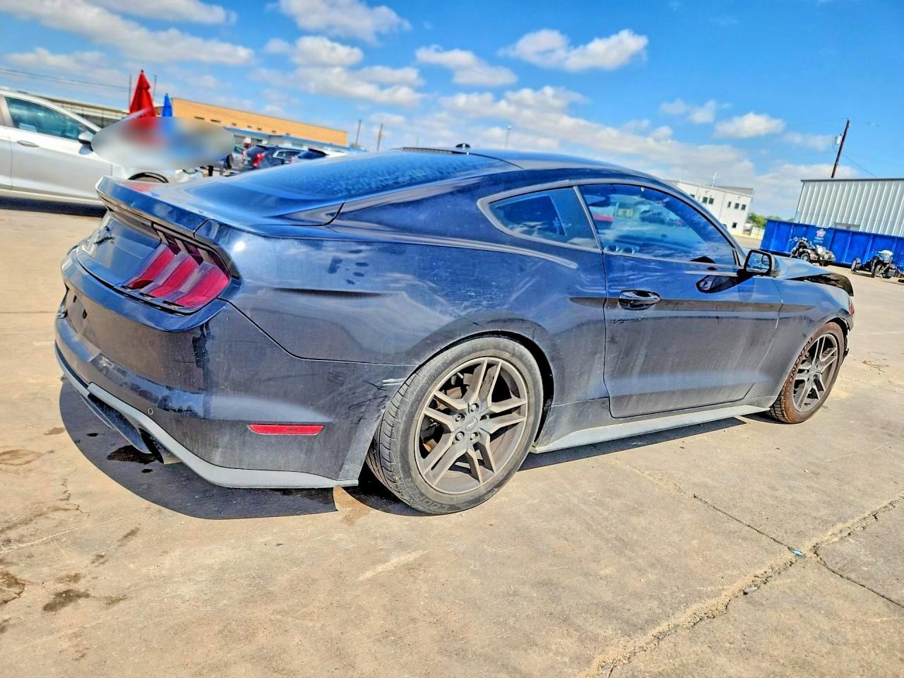 2019 Ford Mustang - Image 3