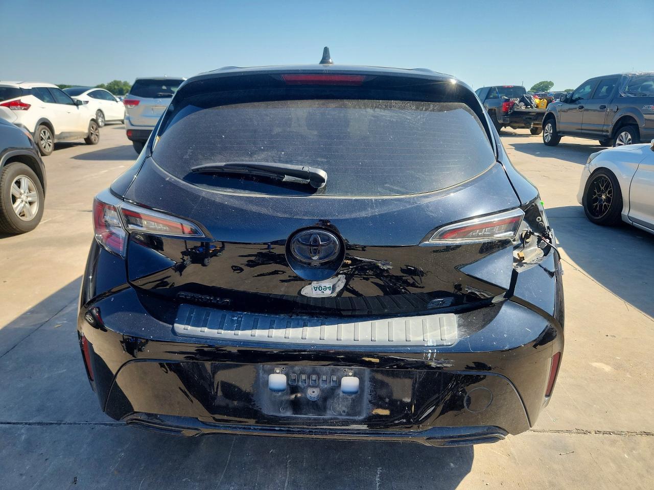 2022 Toyota Corolla Hatchback Se Nightshade Edition - Image 6