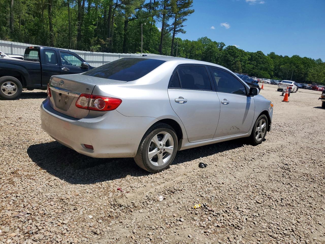 2011 Toyota Corolla Le - Image 3