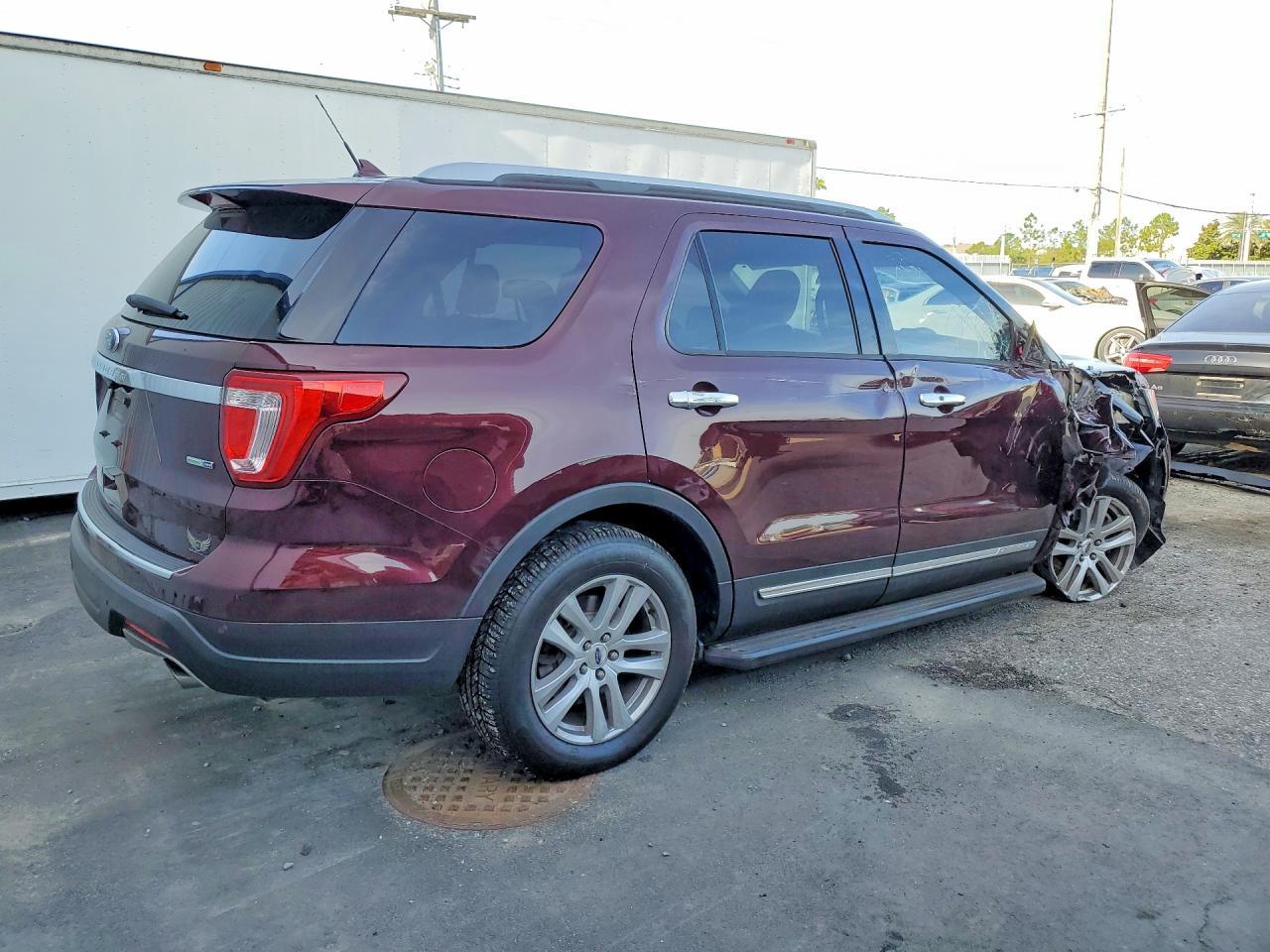 2018 Ford Explorer Xlt - Фото 3