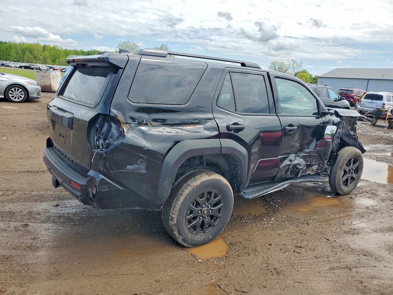 2025 Toyota 4Runner Sr5 - Image 3