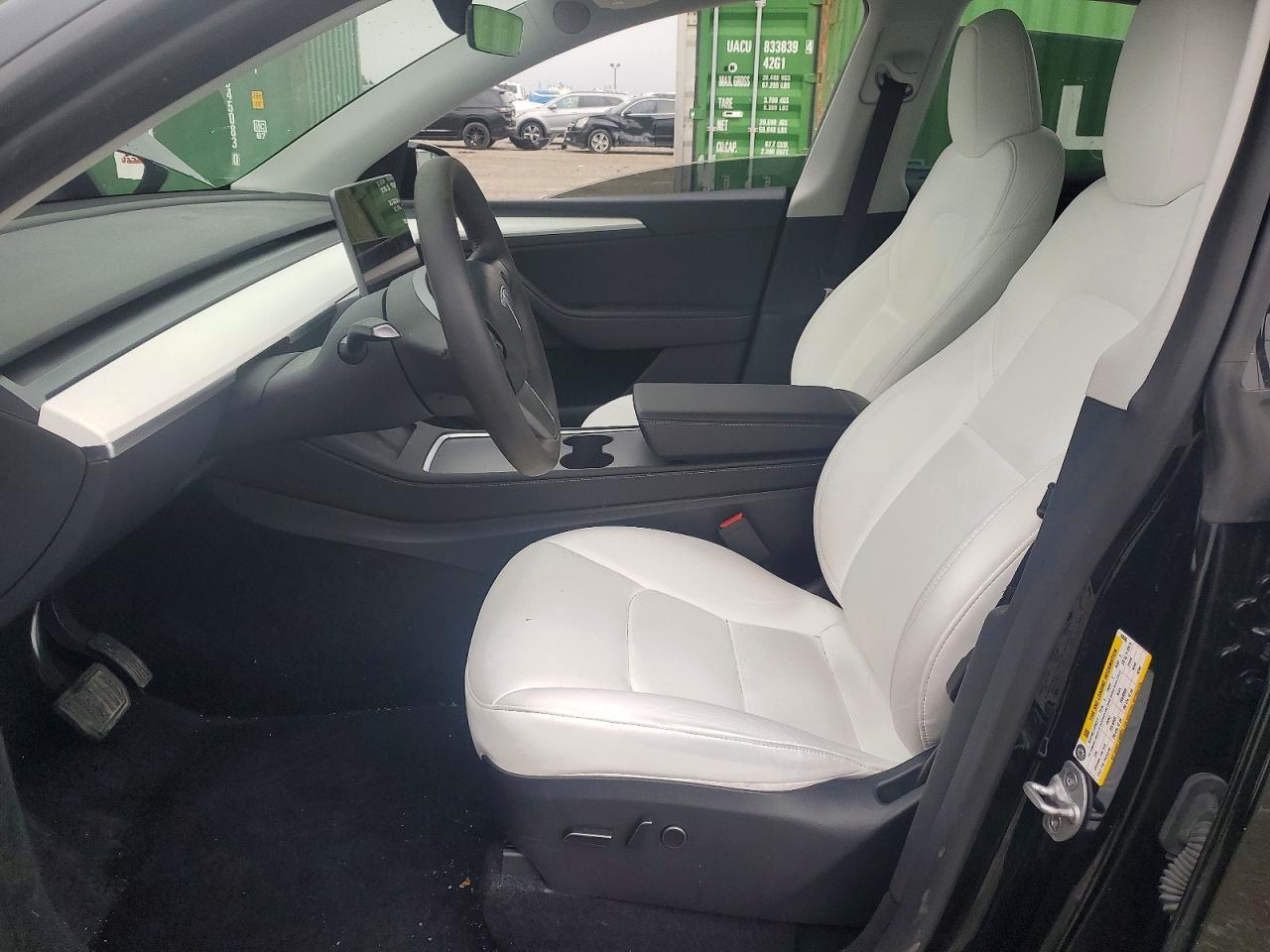 2023 Tesla Model Y - Image 7