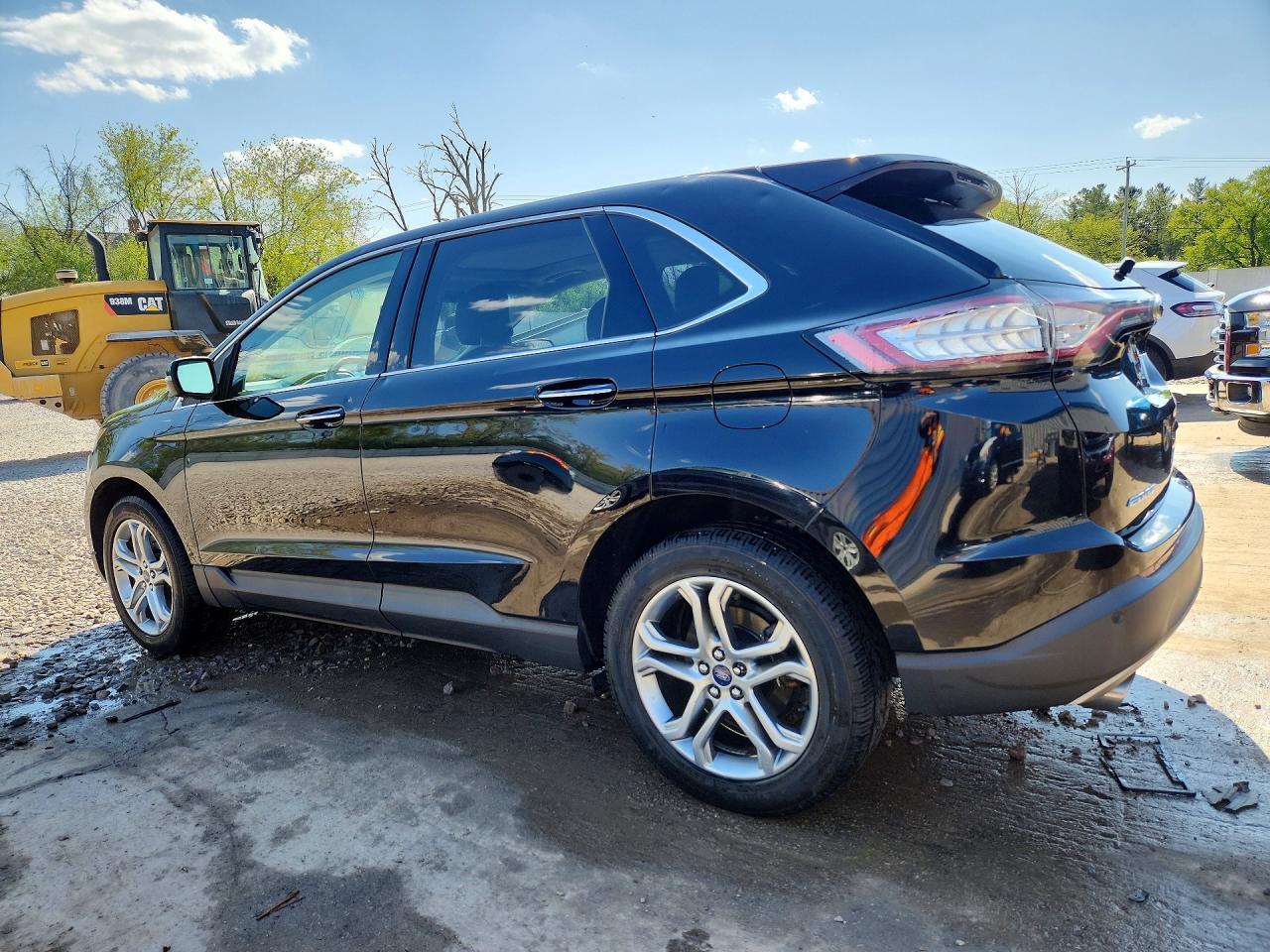 2017 Ford Edge Titanium - Image 2
