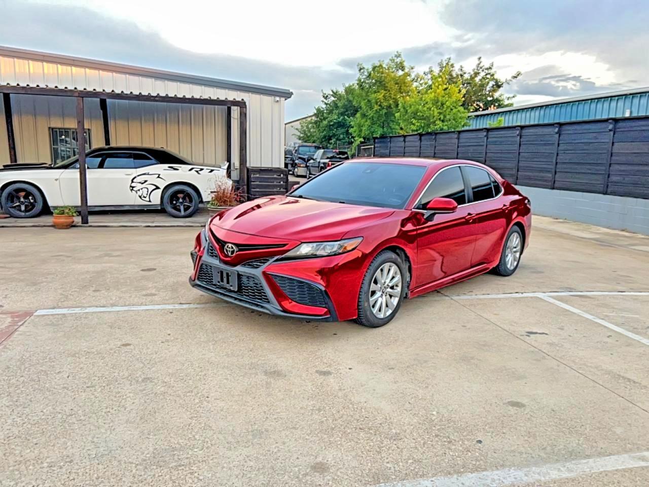 2021 Toyota Camry Se - Фото 2