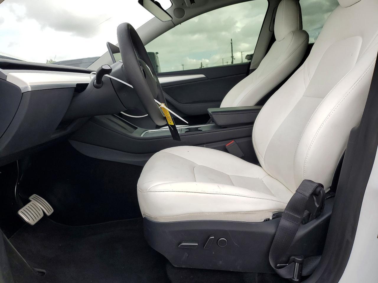 2023 Tesla Model Y - Image 7