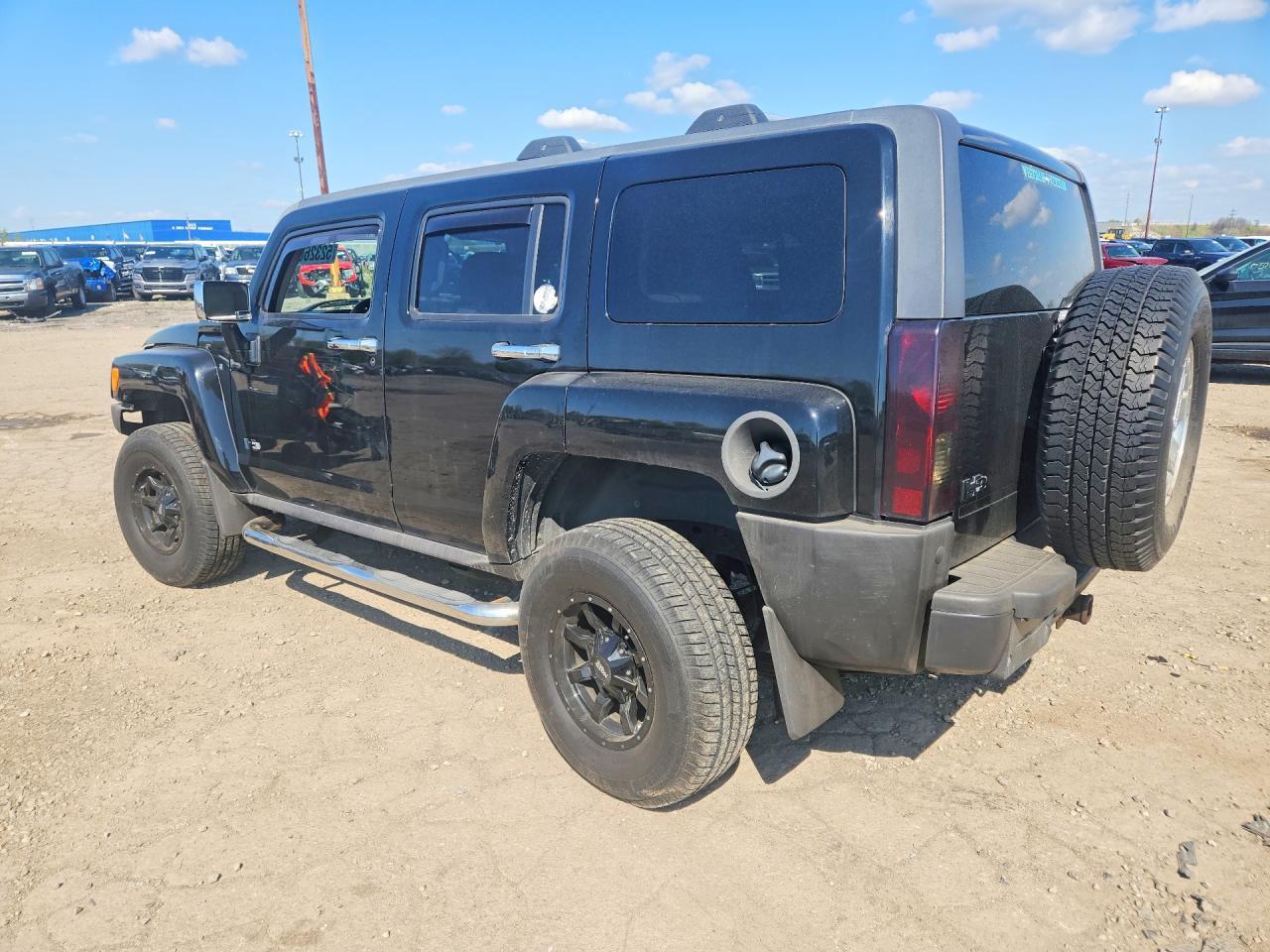 2008 Hummer H3 - Image 2