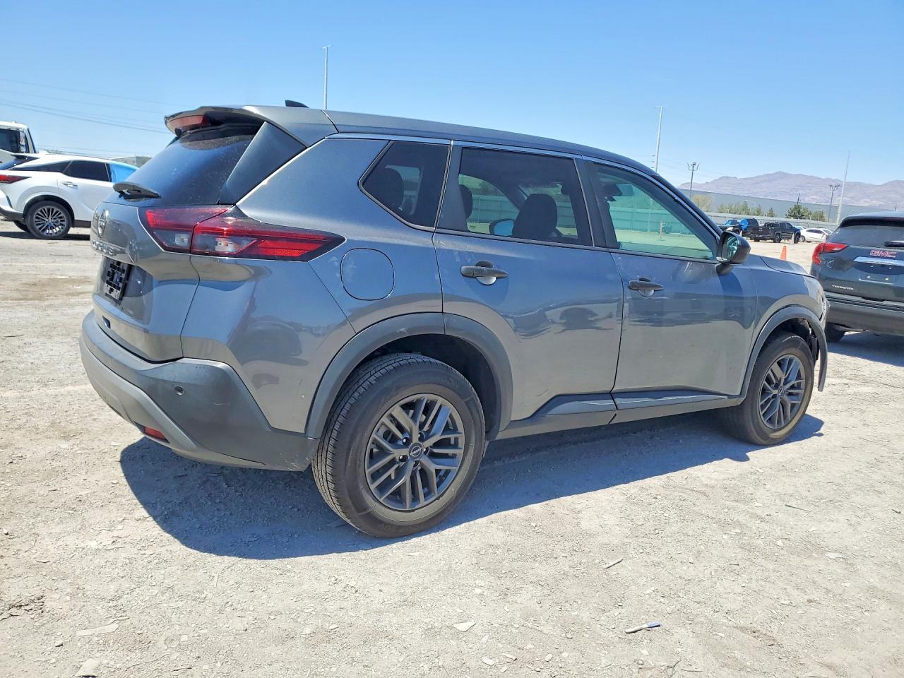 2023 Nissan Rogue S - Image 3