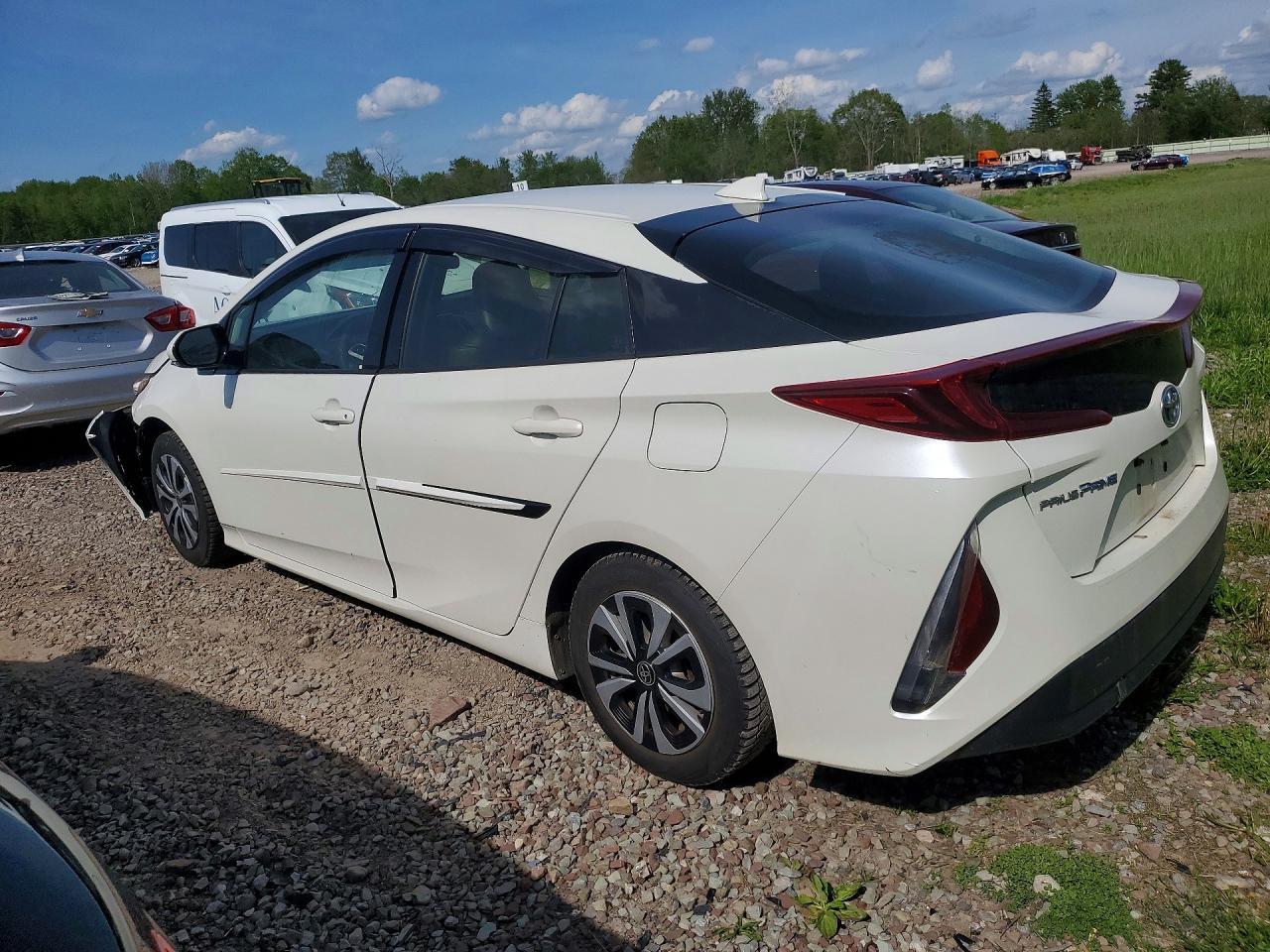 2017 Toyota Prius Prime Premium - Фото 2