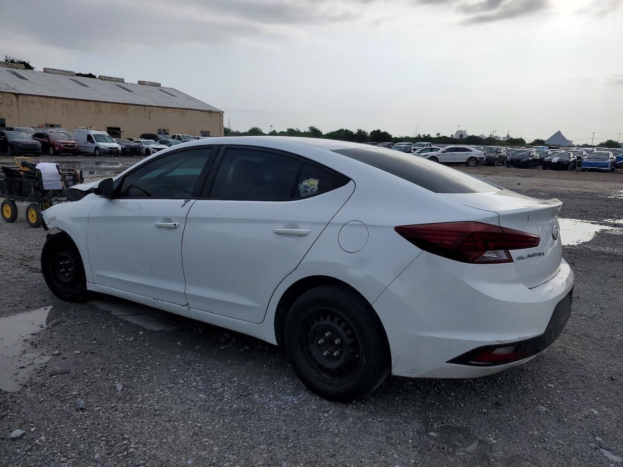 2019 Hyundai Elantra Se - Фото 2