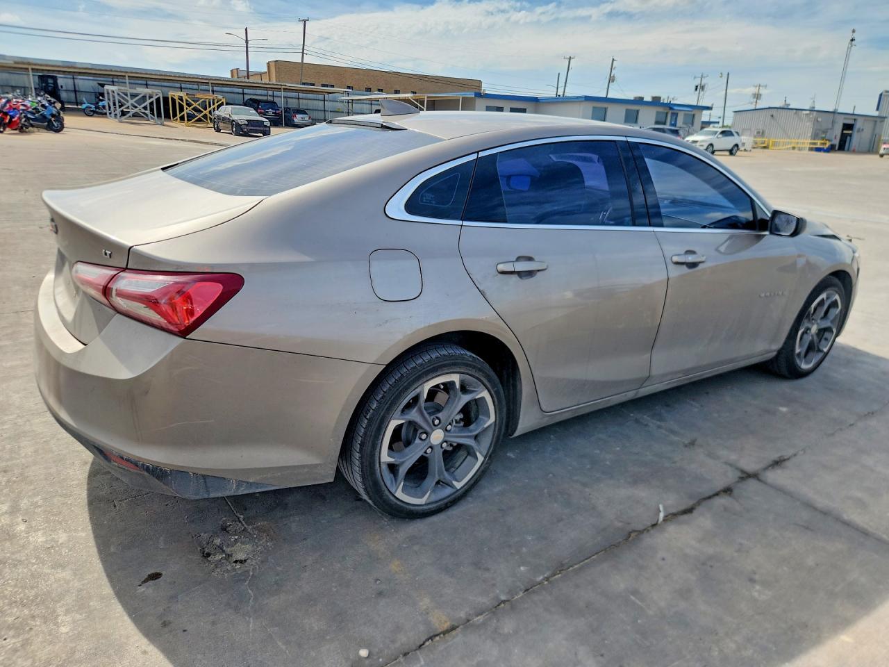 2022 Chevrolet Malibu Lt - Фото 3