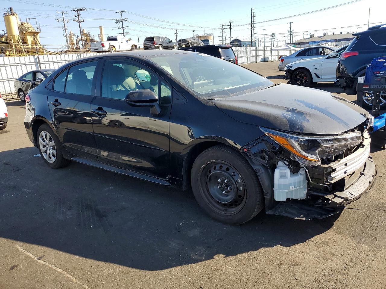 2025 Toyota Corolla Le - Фото 4