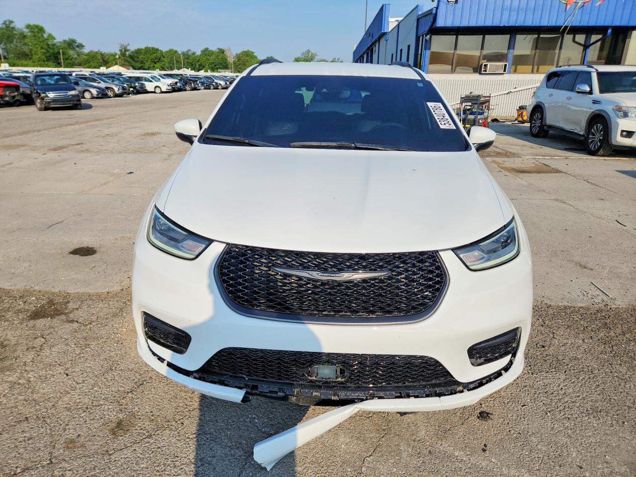 2023 Chrysler Pacifica Touring L - Image 5