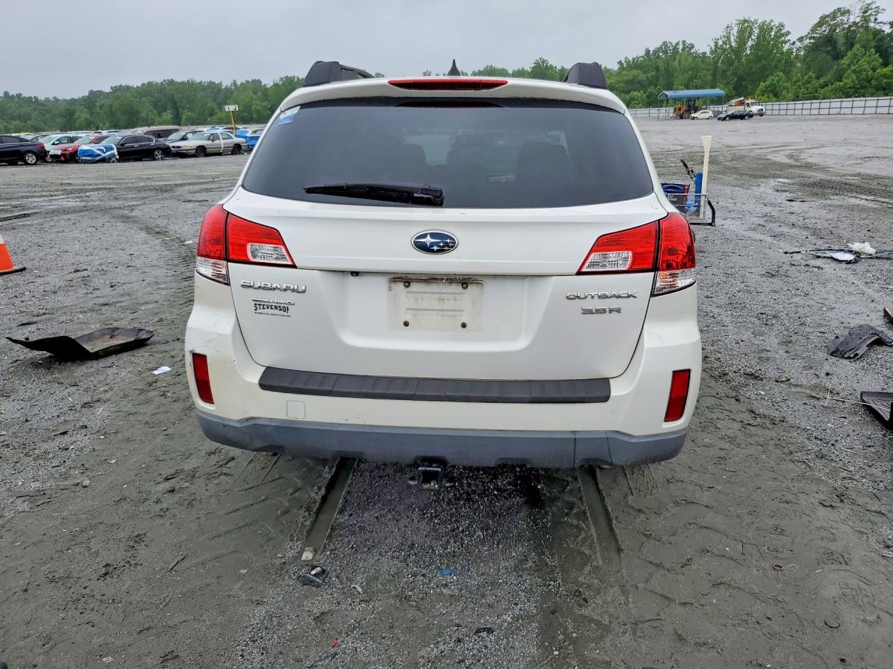 2026 Subaru Outback 3.6R Limited - Image 6
