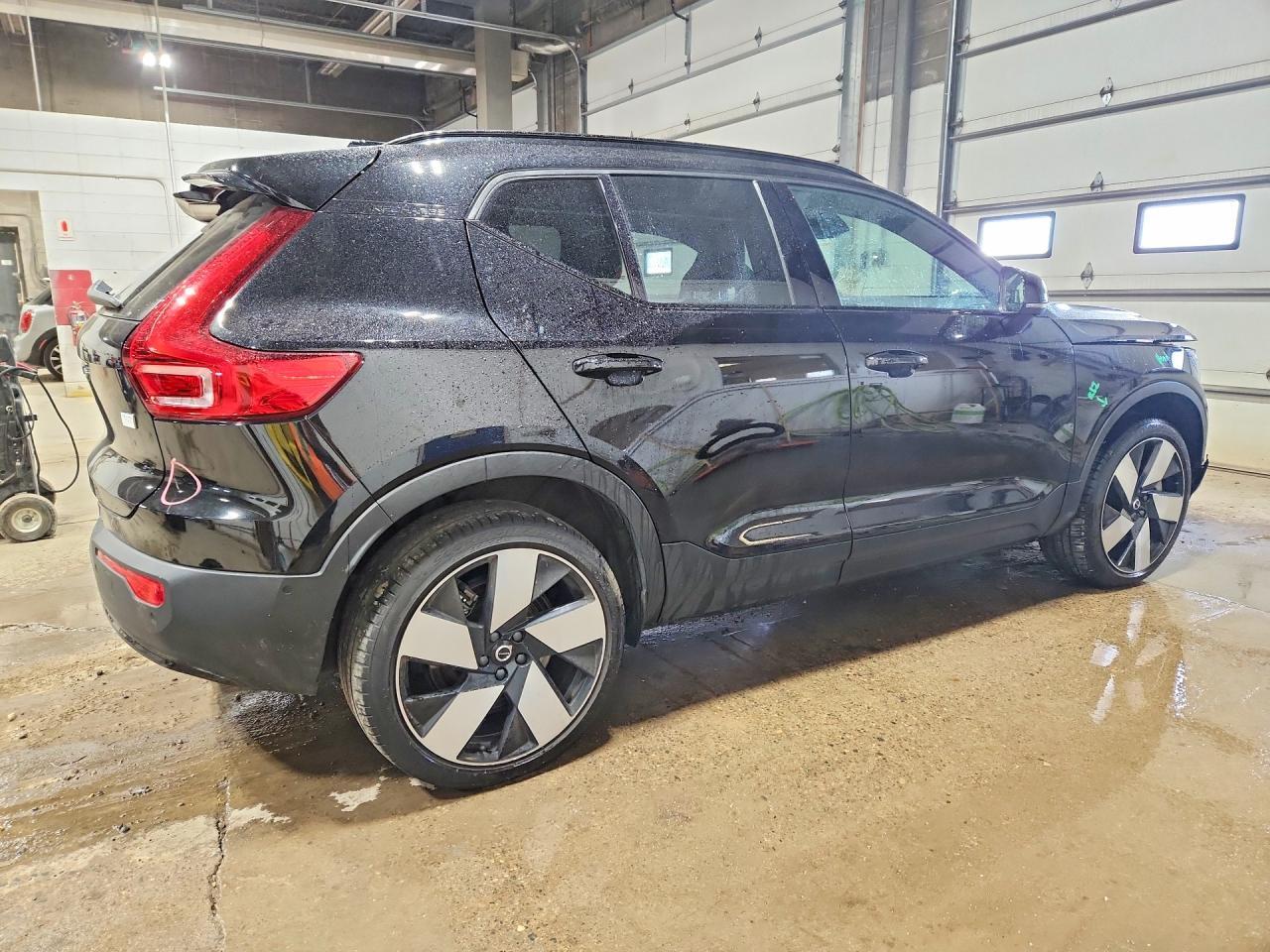 2023 Volvo Xc40 Recharge Ultimate - Image 3