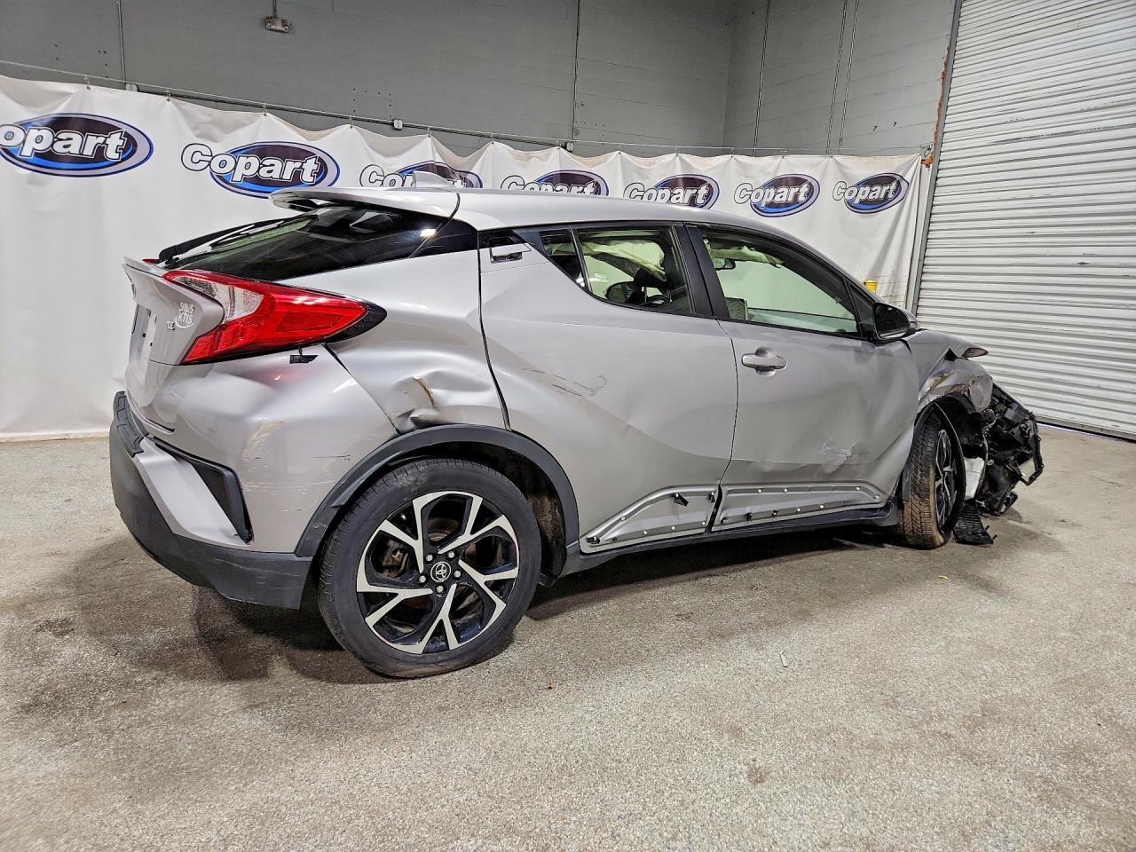 2019 Toyota C-Hr Xle - Image 3