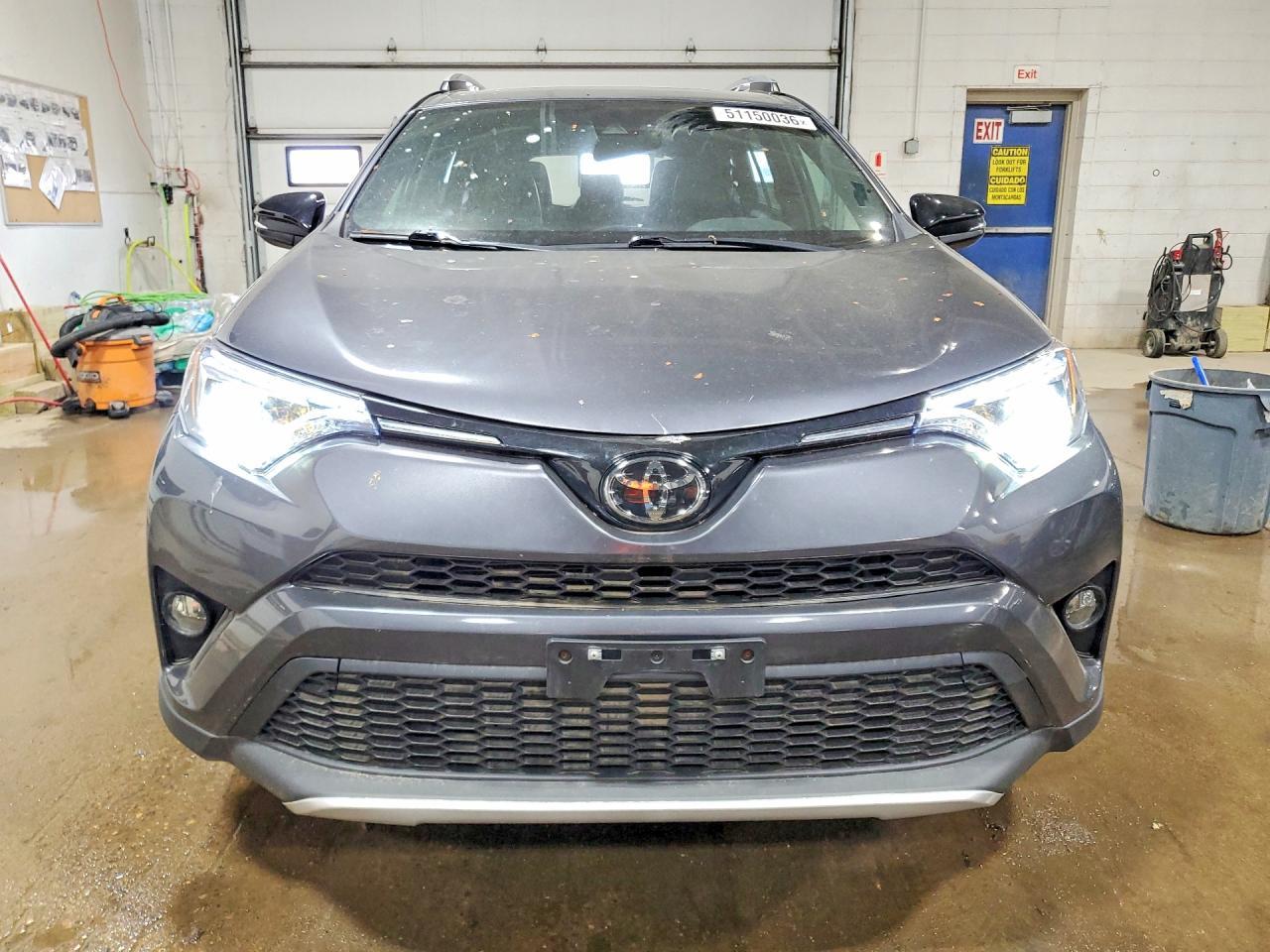 2017 Toyota Rav4 Se - Фото 5