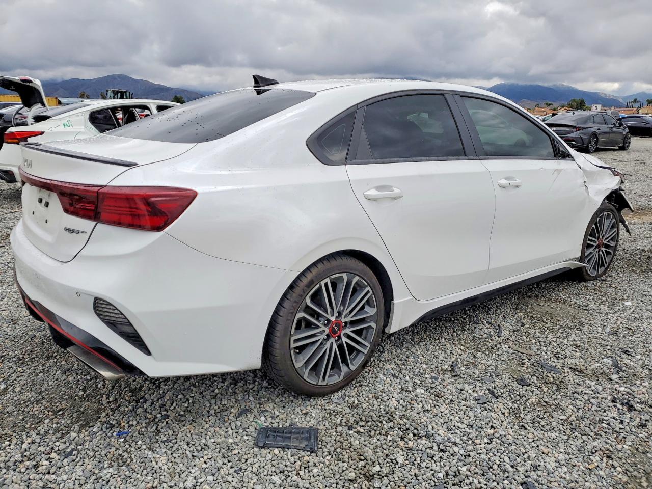 2022 Kia Forte Gt - Image 3