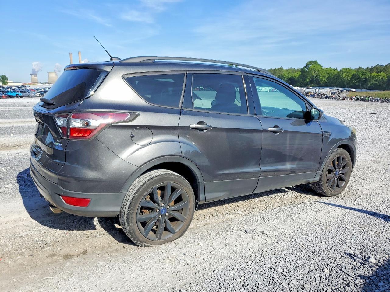 2017 Ford Escape Se - Фото 3