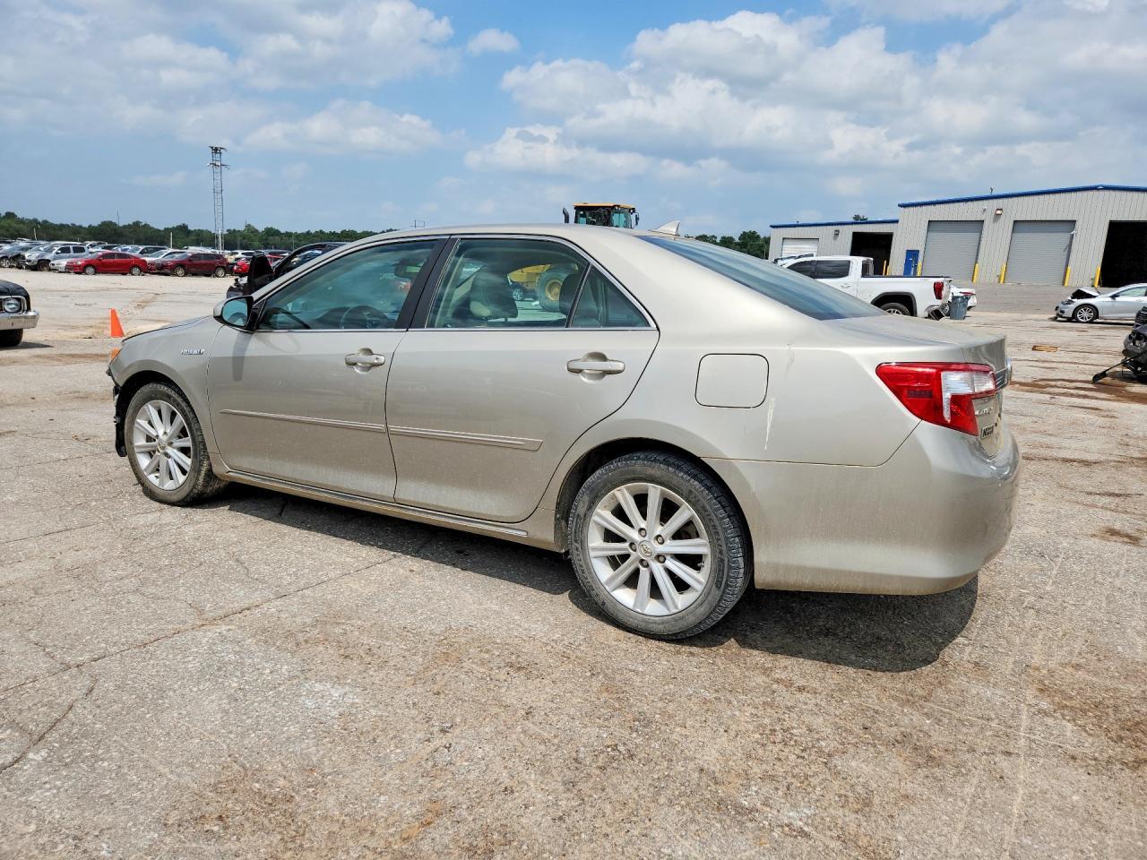 2014 Toyota Camry Hybrid Xle - Фото 2