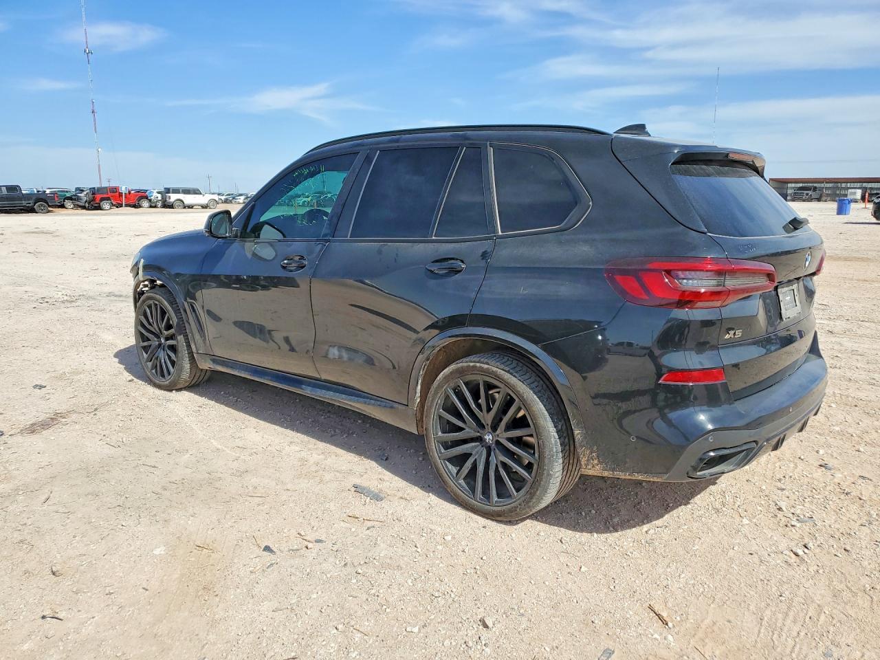 2022 BMW X5 M50I - Фото 2