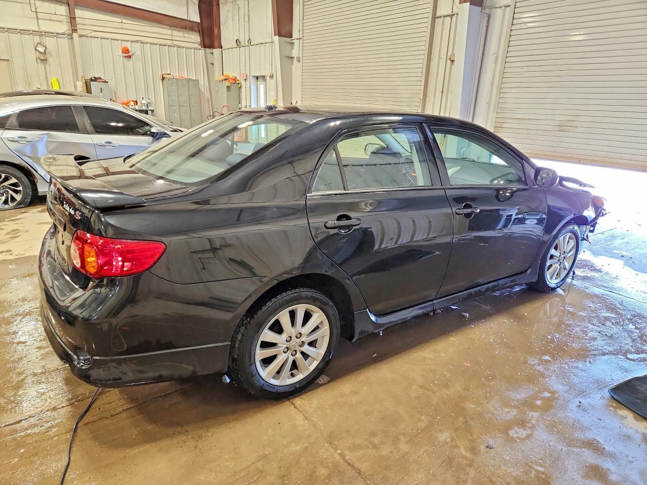 2010 Toyota Corolla S - Фото 3