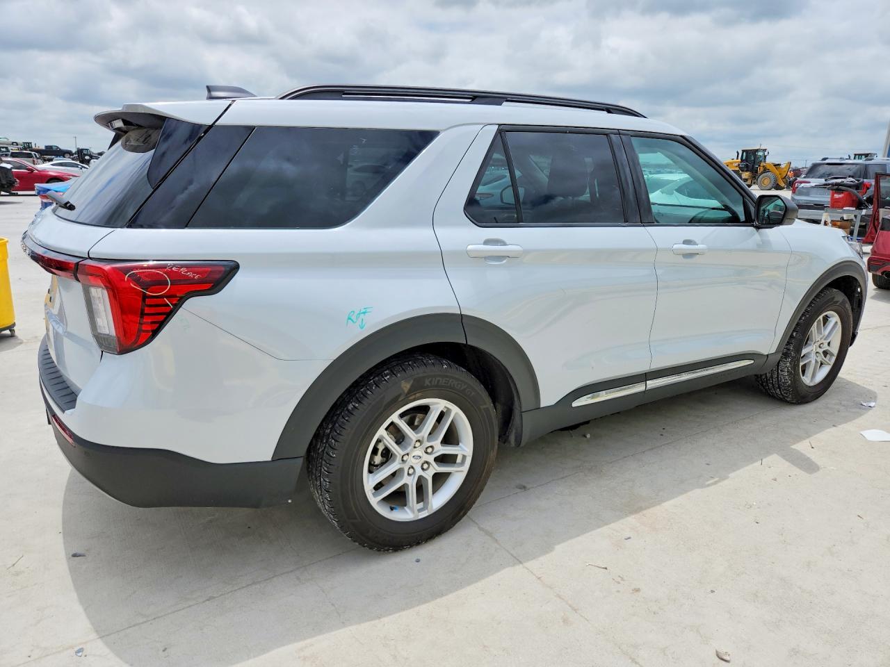 2025 Ford Explorer Active - Image 3