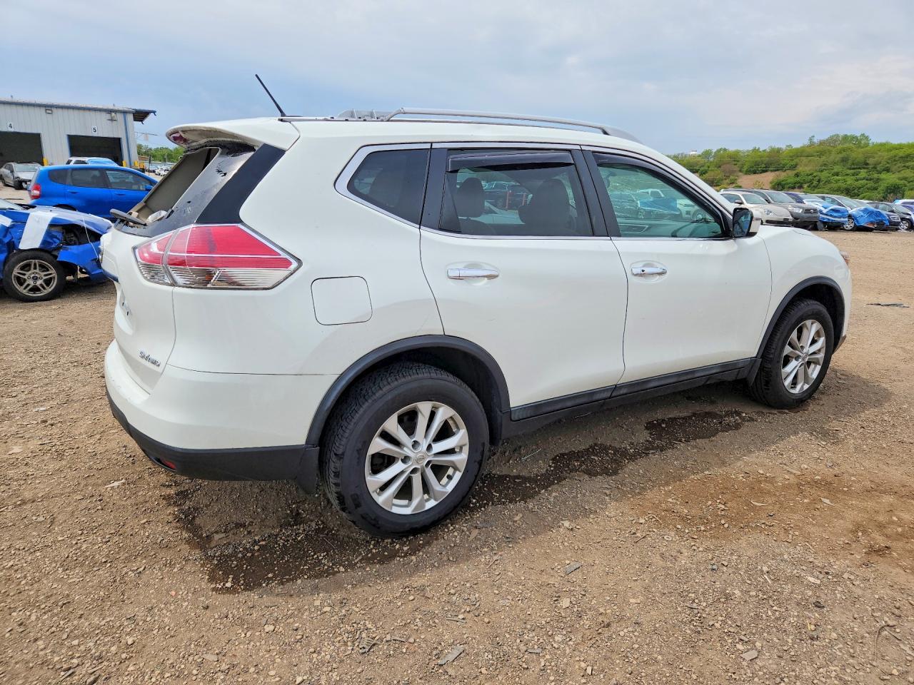 2016 Nissan Rogue Sv - Image 3