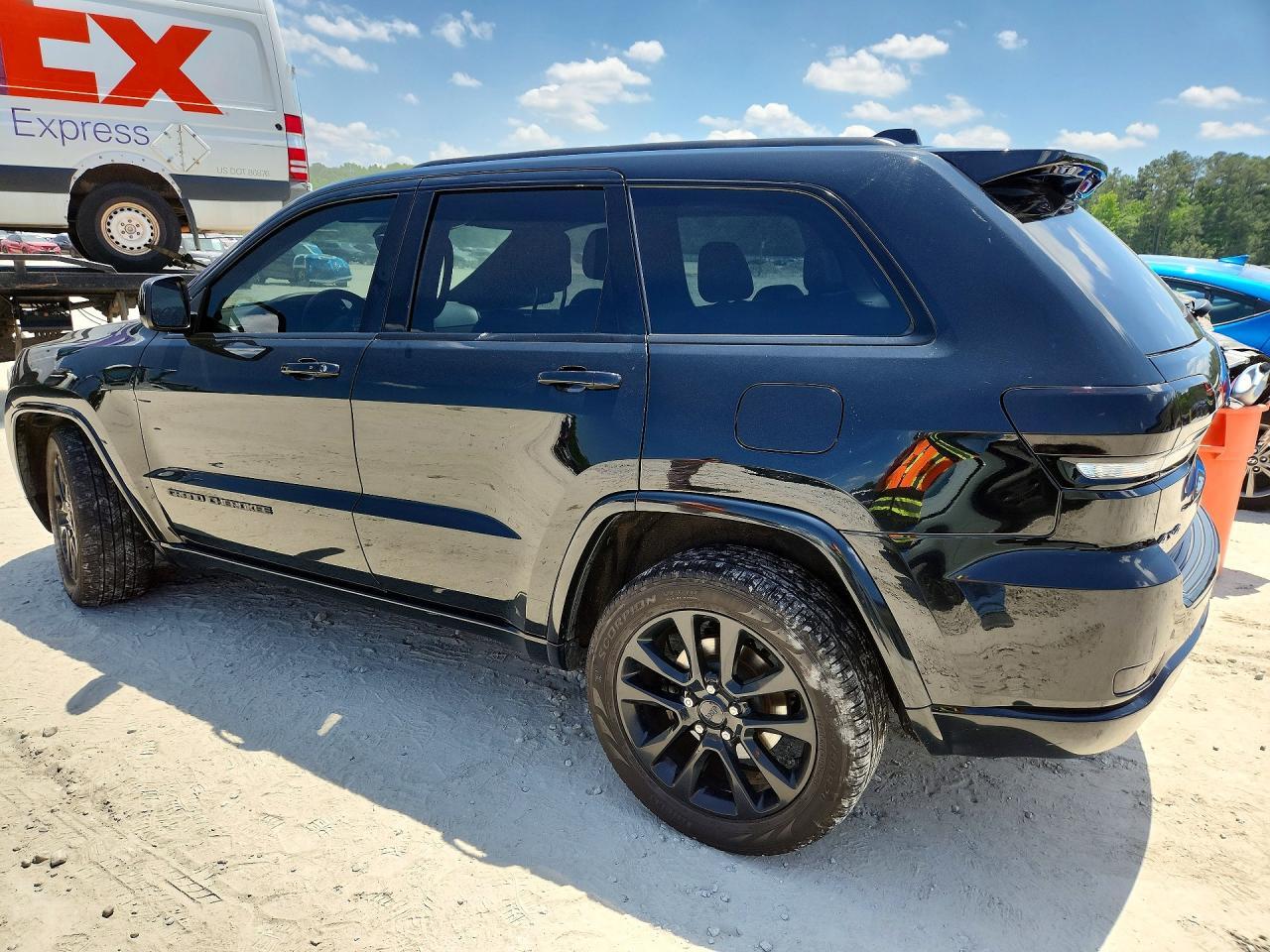 2017 Jeep Grand Cherokee Laredo - Фото 2