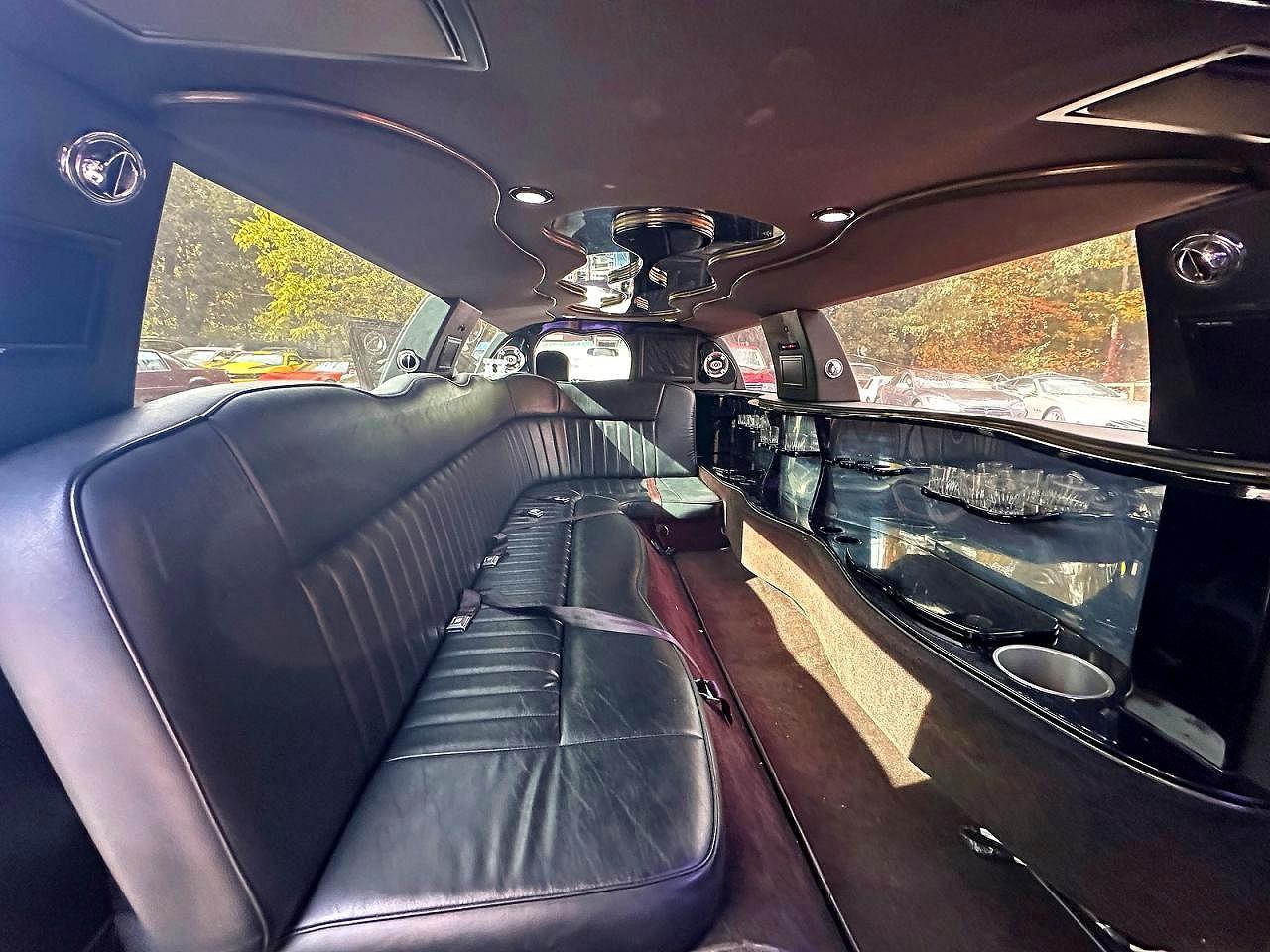 2005 Lincoln Town Car Executive - Фото 6