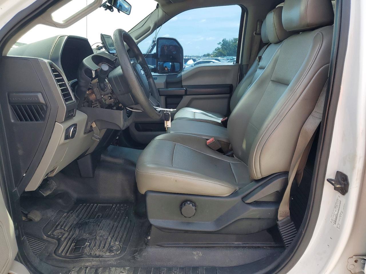 2019 Ford F350 Super Duty - Фото 7
