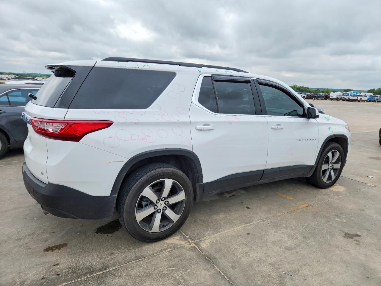 2021 Chevrolet Traverse Lt - Фото 3