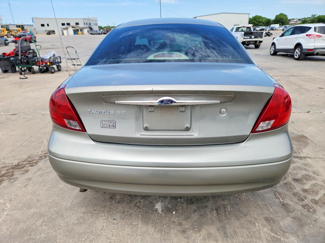 2001 Ford Taurus Se - Фото 6