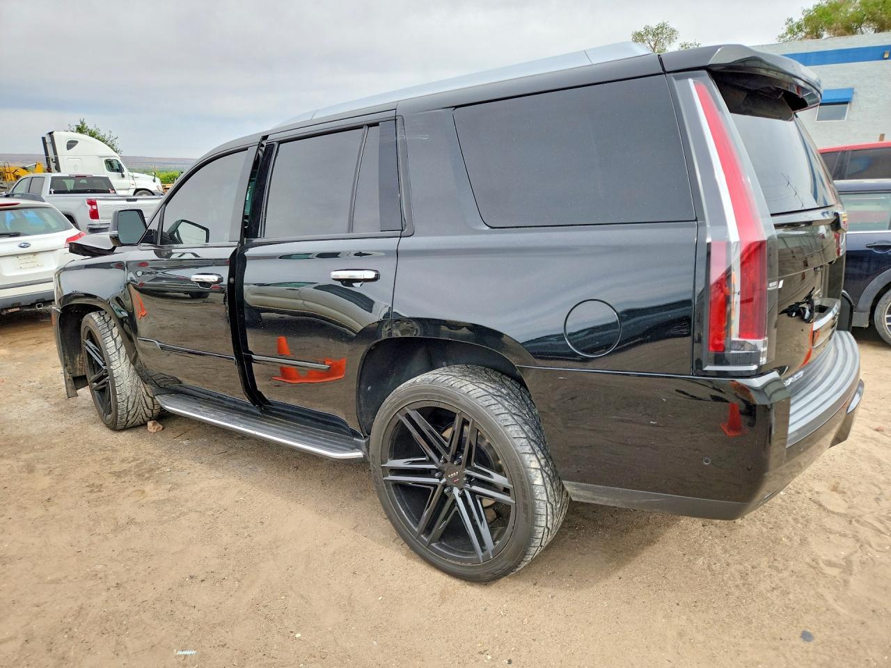 2019 Cadillac Escalade Luxury - Фото 2
