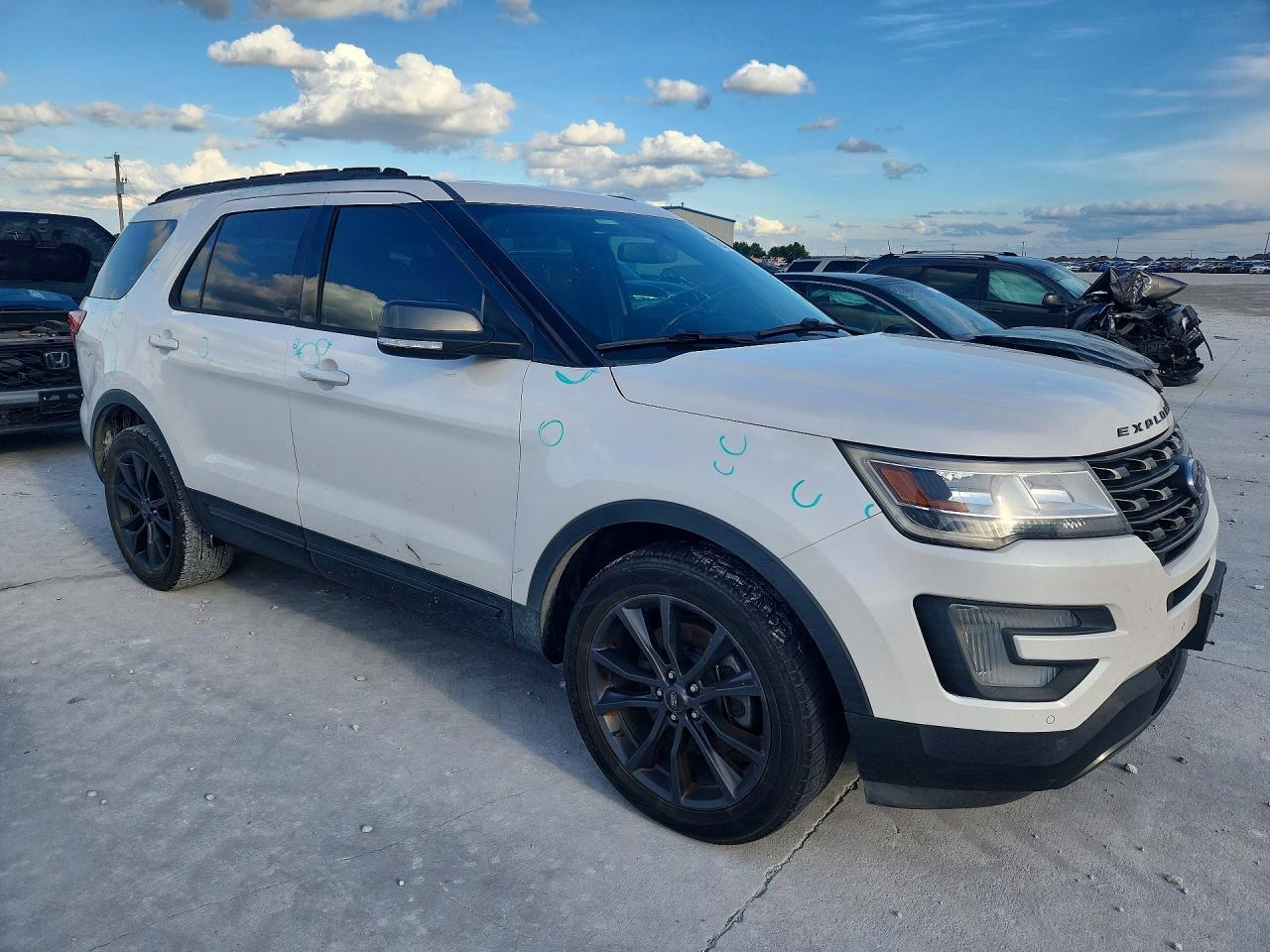 2017 Ford Explorer Xlt - Фото 4