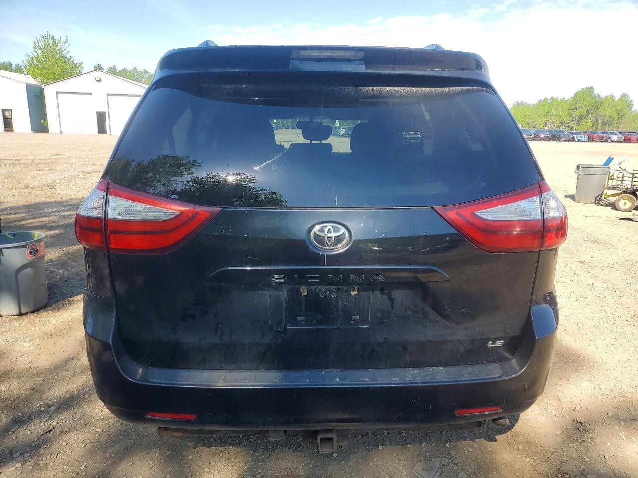 2015 Toyota Sienna Le - Фото 6