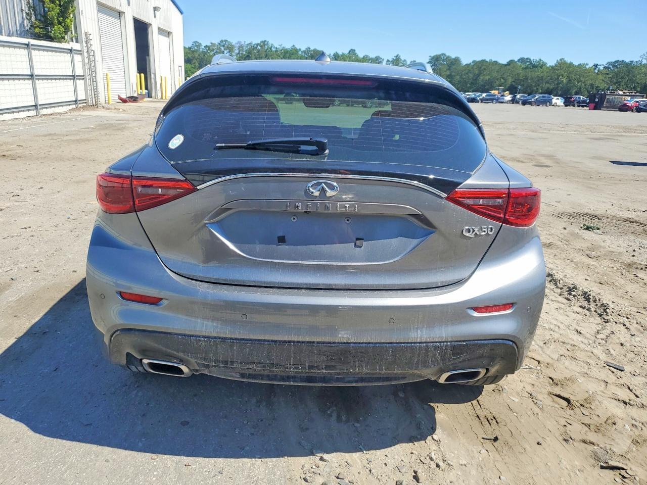 2018 Infiniti Qx30 Premium - Image 6