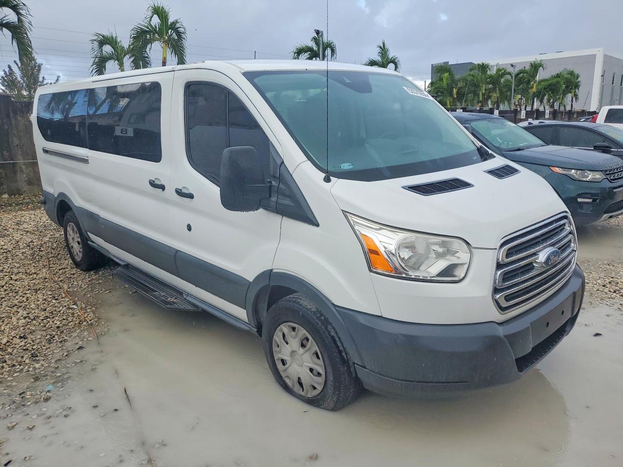 2017 Ford Transit T-350 - Image 4